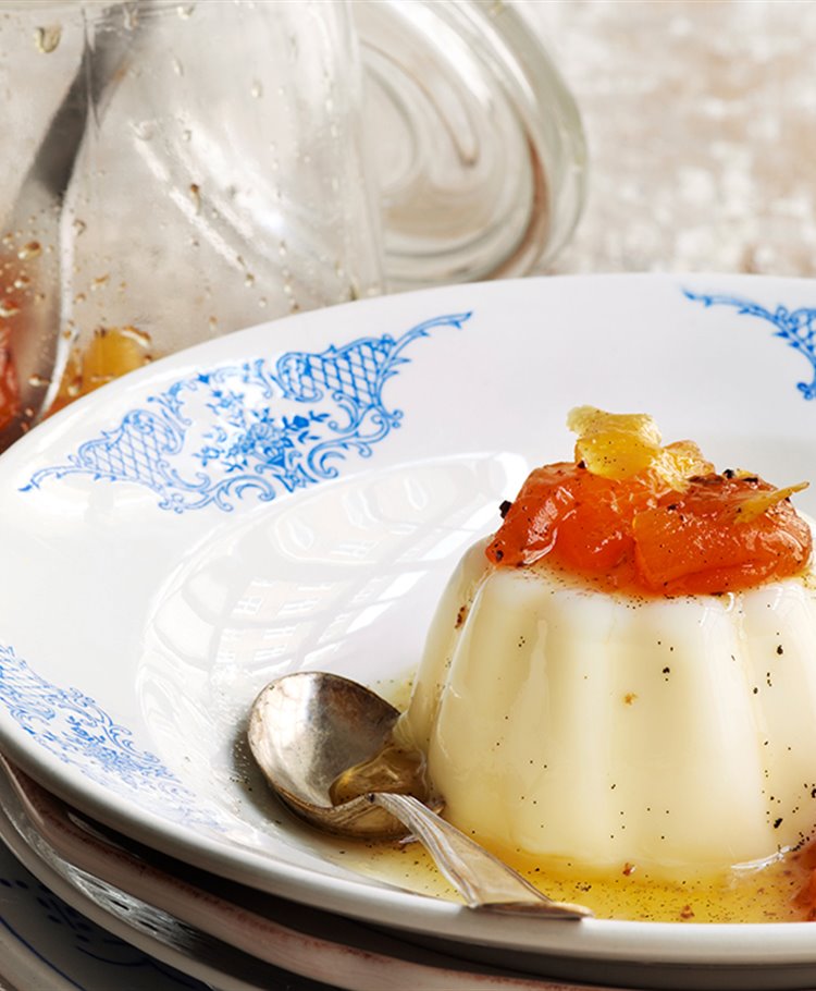 Panna cotta med vaniljesyltede abrikoser Opskrift Dr. Oetker