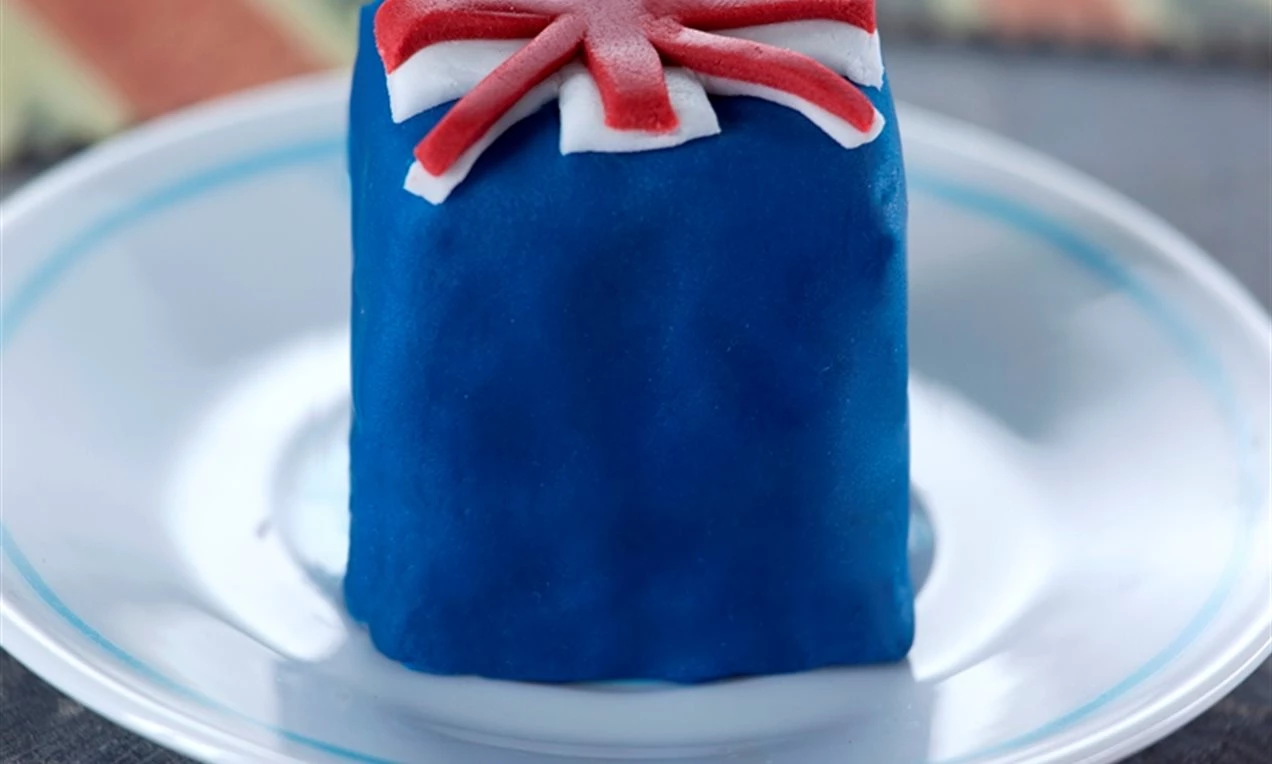 Union Jack Mini Cakes