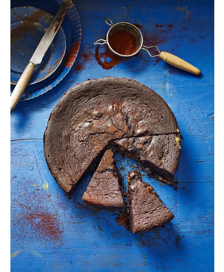 Rich Chocolate Torte with Golden Treacle Centre Recipe Dr. Oetker