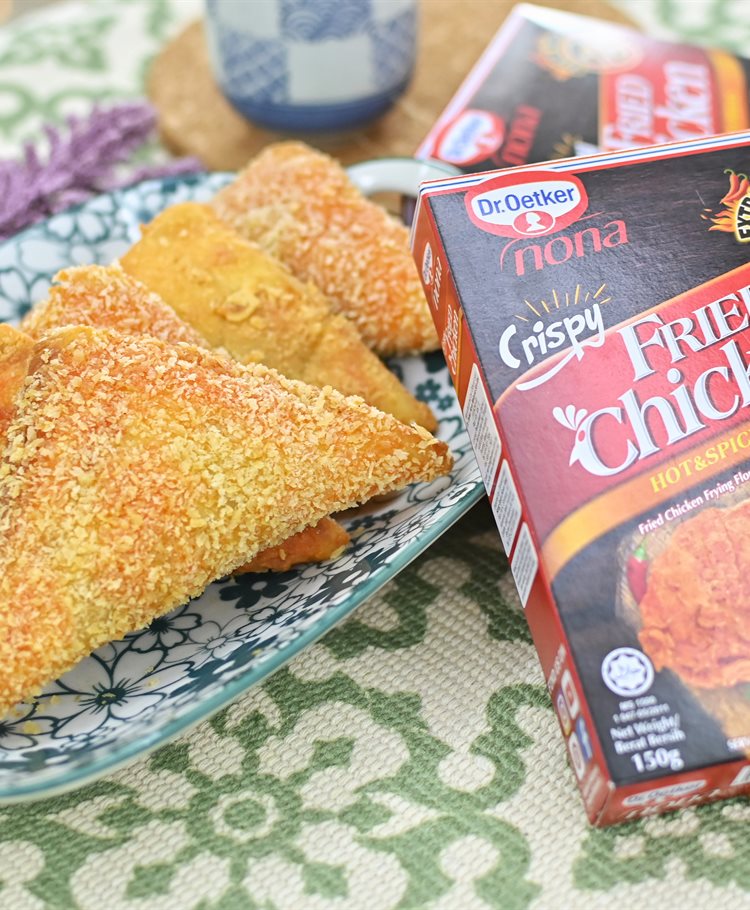 Crispy Fried Bread with Peppery Potato Filling