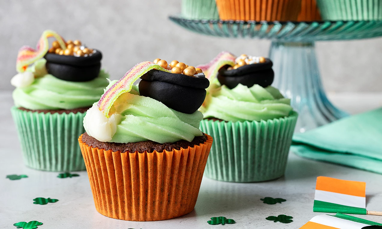 St Patrick's Day Pot of Gold Cupcakes