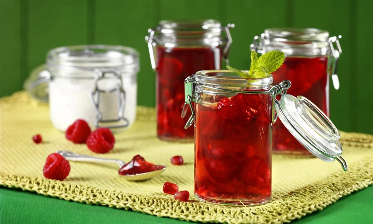 Red Fruit Tea and Vanilla Jellies