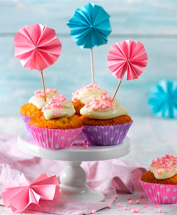 Hummingbird cupcakes