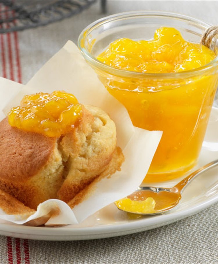 Muffins rellenos con top de mermelada de mango