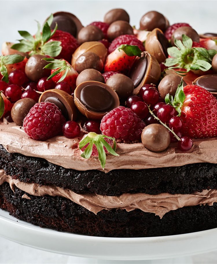 Black Magic Chokoladekage med mousse og bær