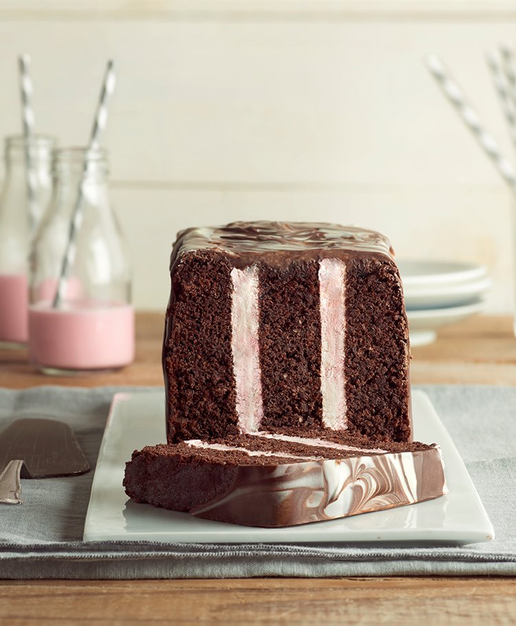 Cake de chocolate con nata y frambuesa