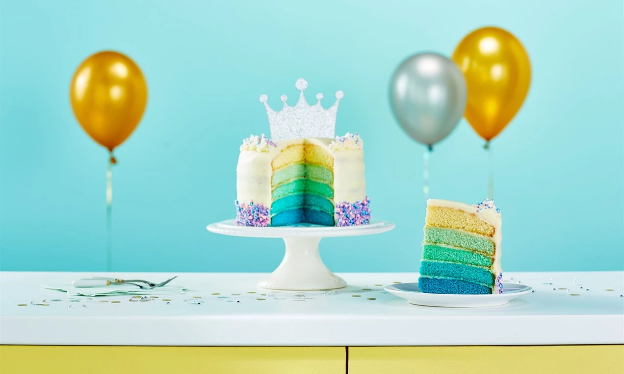 Blue Lemon and Vanilla Gender Reveal Cake