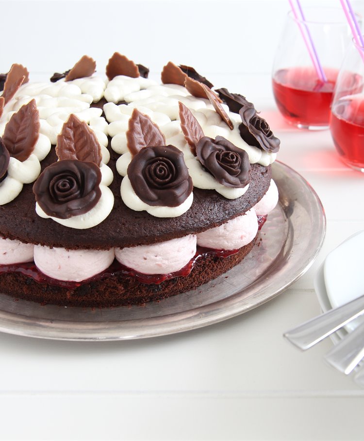 Sjokoladekake med bringebærkrem