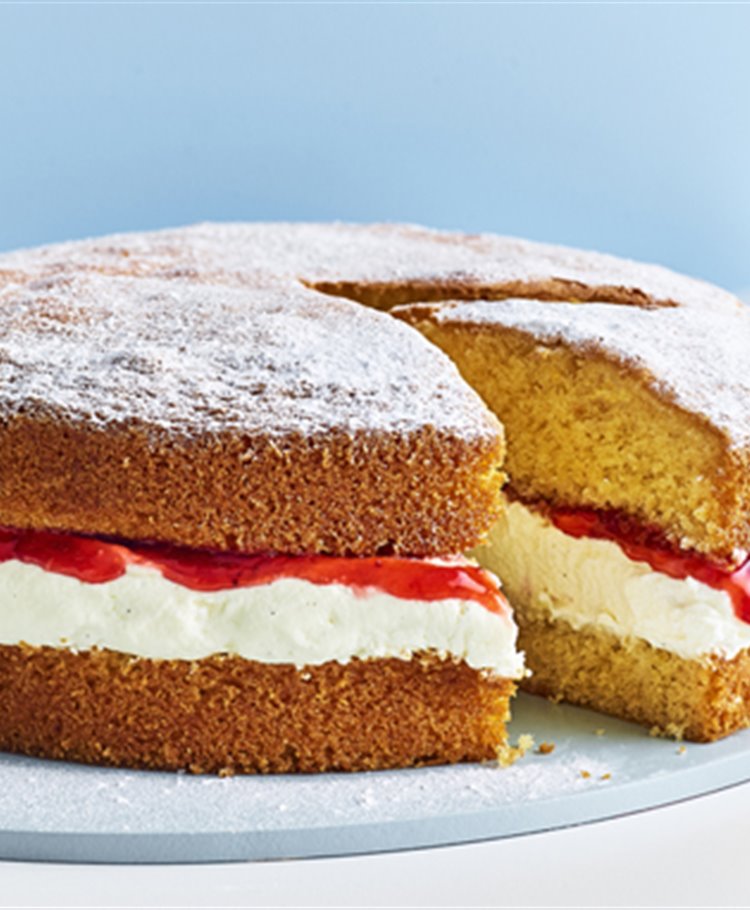 Victoria Sponge Cake Recipe | Dr. Oetker