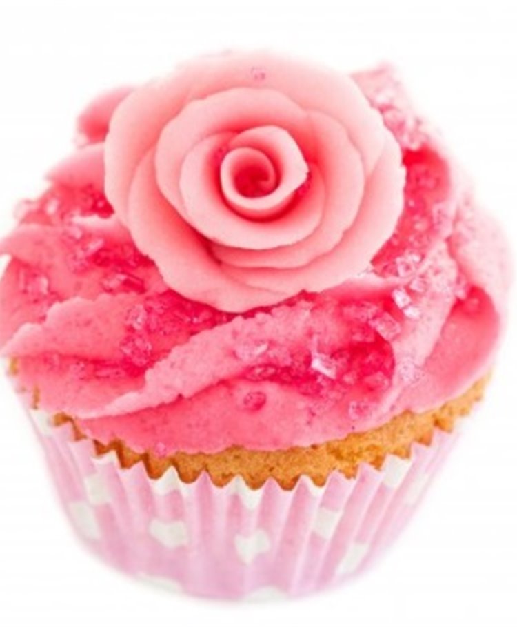 Cupcakes met roze toef en roosje