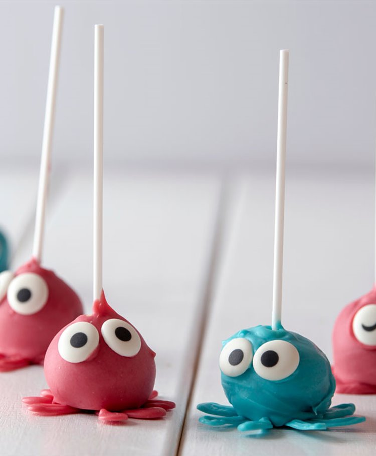Mustekala cake popsit