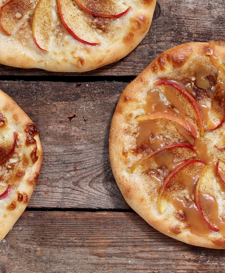 Nopea jälkiruokapizza omenalla ja kanelilla